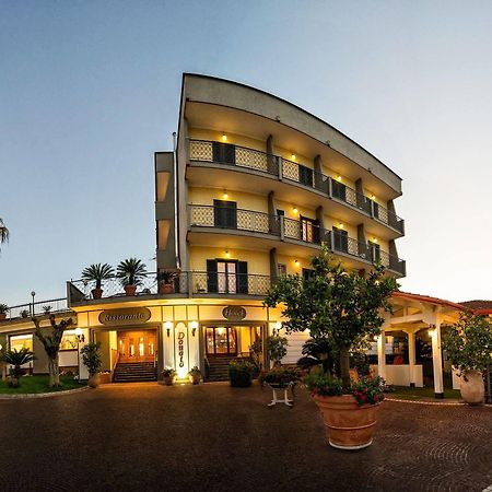 Hotel Ristorante Donato Calvizzano Eksteriør bilde