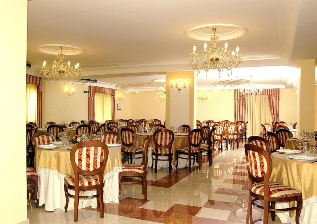 Hotel Ristorante Donato Calvizzano Eksteriør bilde