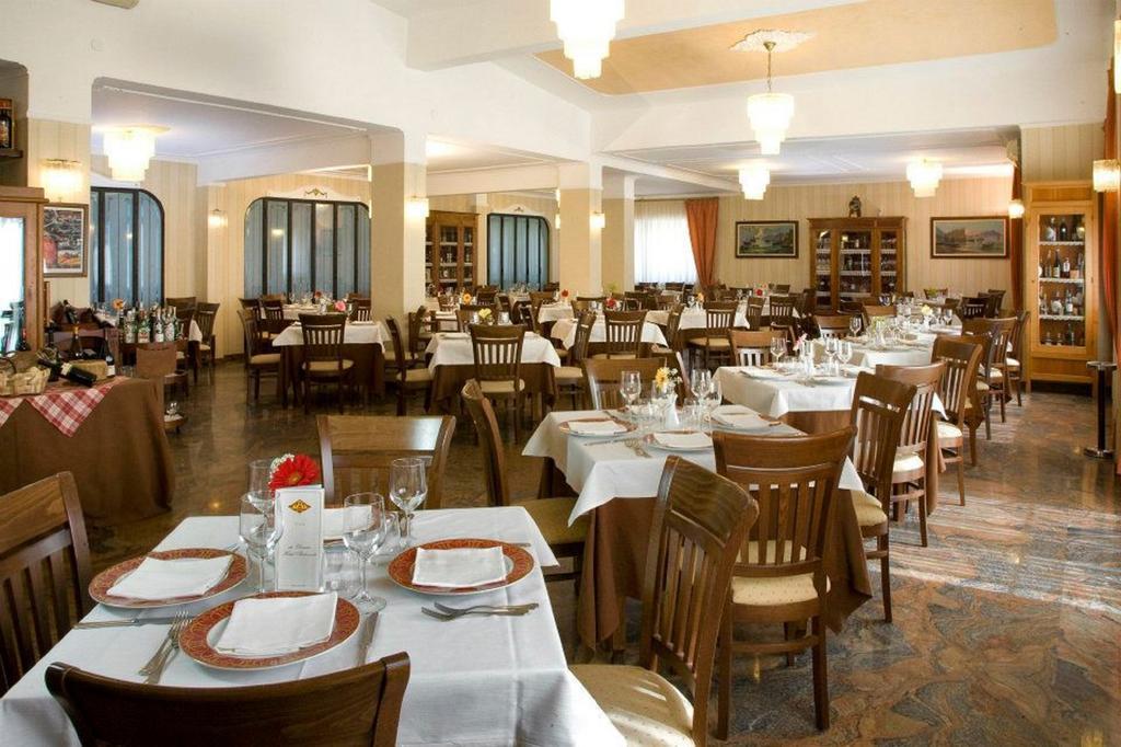 Hotel Ristorante Donato Calvizzano Eksteriør bilde