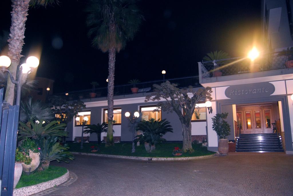 Hotel Ristorante Donato Calvizzano Eksteriør bilde