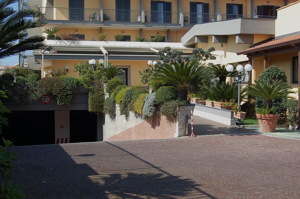 Hotel Ristorante Donato Calvizzano Eksteriør bilde