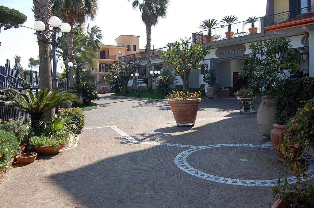 Hotel Ristorante Donato Calvizzano Eksteriør bilde