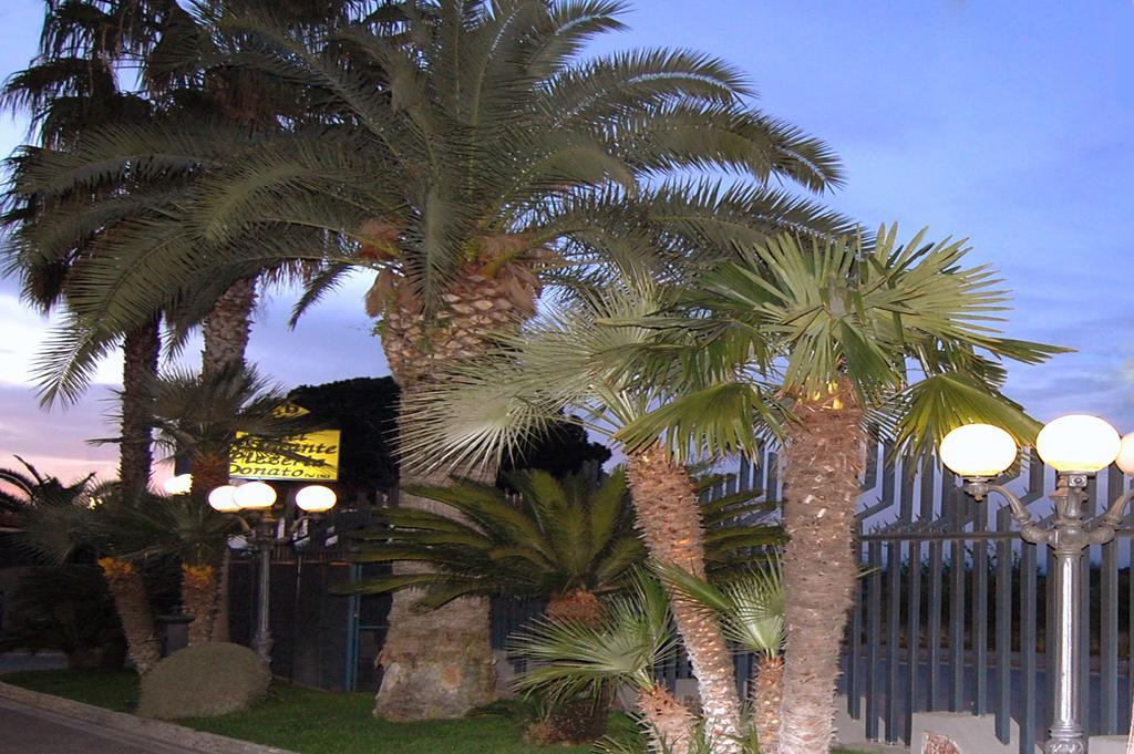 Hotel Ristorante Donato Calvizzano Eksteriør bilde