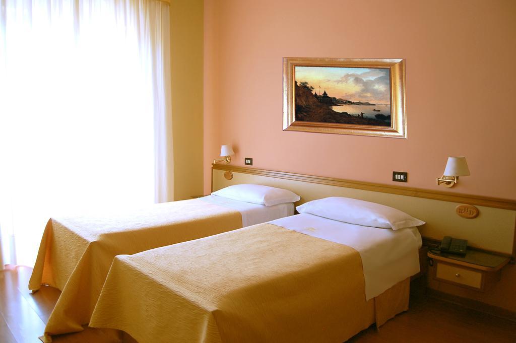 Hotel Ristorante Donato Calvizzano Eksteriør bilde